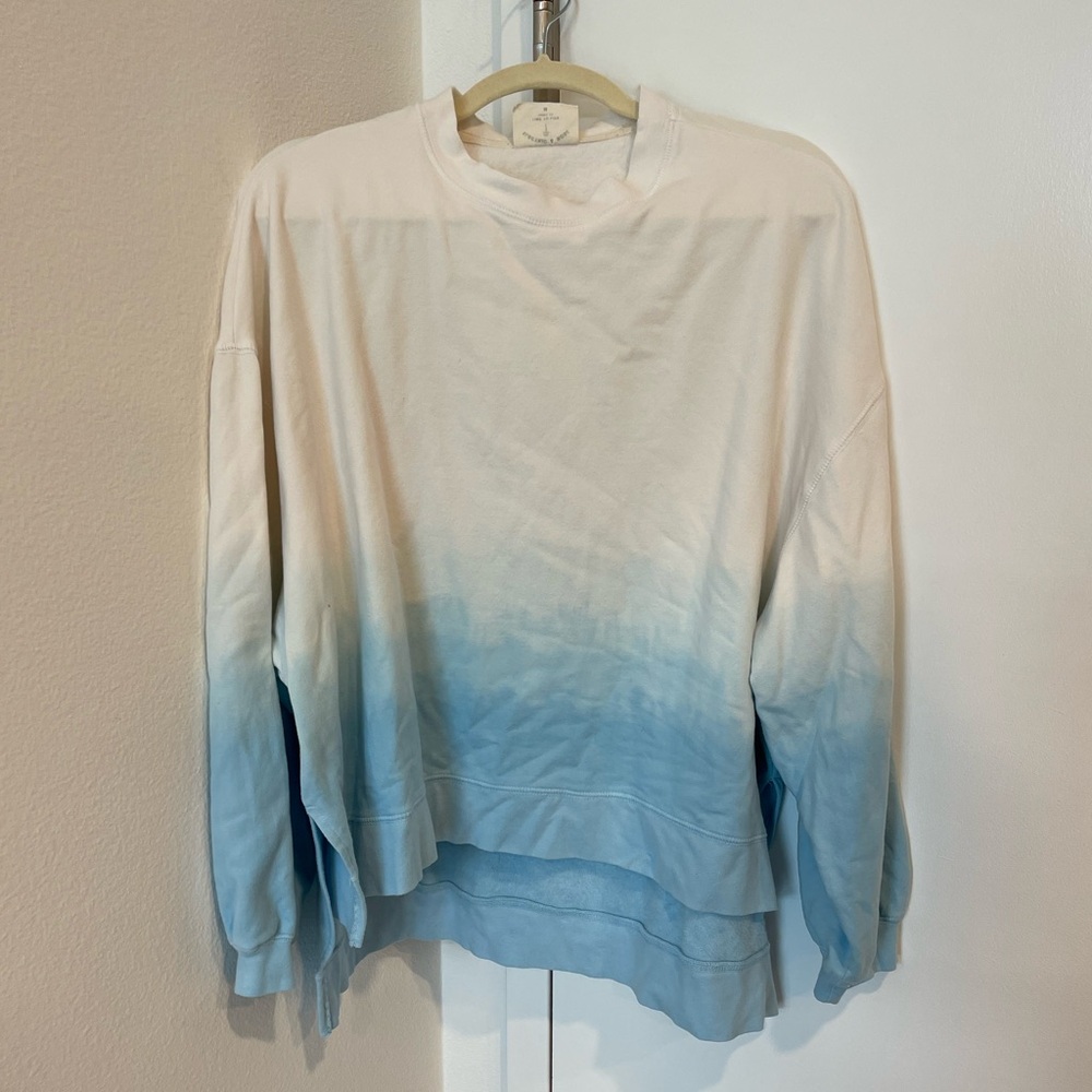 ELECTRIC & ROSE Neil Sweatshirt in Light Blue & White Ombré Tie-Dye (Size M)